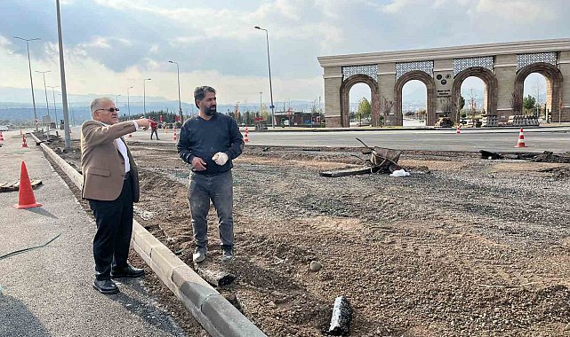 Başkan Büyükkılıç'tan Talas Bulvarı üzerindeki kavşak düzenleme ve deplase çalışmalarında pazar mesaisi