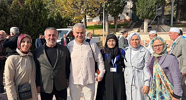 Başkan Yıldırım umrecilerin manevi duygularına ortak oldu