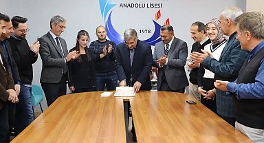 Bayburt'ta emekliye ayrılan müdüre veda programı
