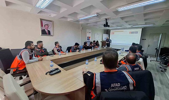 Bayburt'ta MEB AKUB ekiplerine destek AFAD gönüllüsü eğitimi başladı