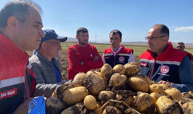 Bayburt'un köylerindeki üreticilere tarımsal bilgilendirme