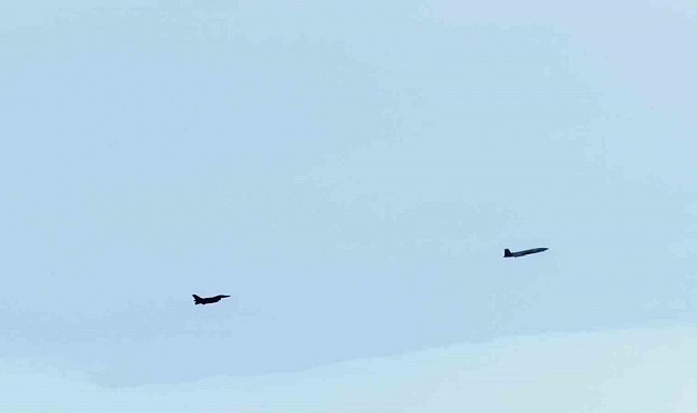 Bayraktar KIZILELMA, F-16'ya kilitlendi, simüle atışta tam isabet