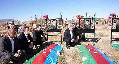 BBP Genel Başkanı Destici, Ağdam'da şehitliği ziyaret etti