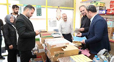 Belediye başkanı bakkalın zimem defterini satın aldı