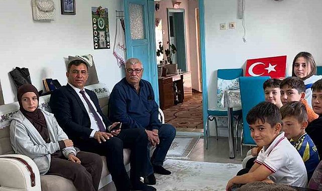 Beylikova Gençlik Merkezi'nden emekli öğretmene anlamlı ziyaret