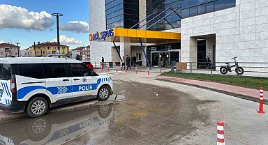 Bıçakla dehşet saçmıştı: O anlar kamerada