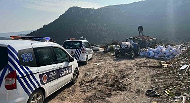 Bilecik'te inşaat atığını kaçak döken vatandaşa ceza kesildi