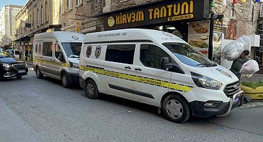 Böcek ailesinin kaldığı Fatih'teki otelde 2 turist hastaneye kaldırıldı