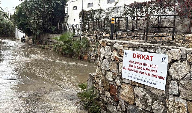 Bodrum'u sağanak yağış vurdu