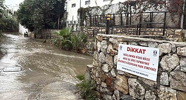 Bodrum'u sağanak yağış vurdu