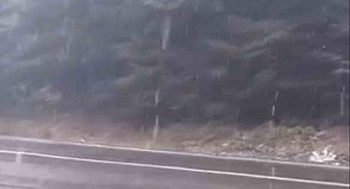 Bolu'nun yükseklerinde kar yağışı