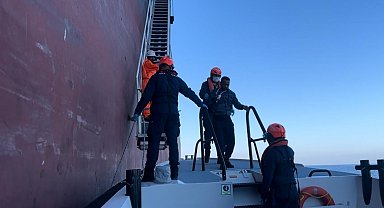 Bozcaada açıklarında tankerde elinden yaralanan personelin tıbbi tahliyesi gerçekleştirildi