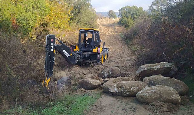 Bozdoğan'da arazi yollarında çalışmalar sürüyor