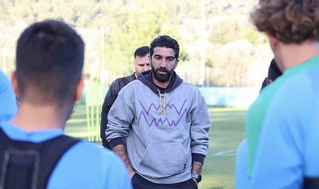 Burhan Eşer: "Yeni bir serinin başlangıcı için İstanbulspor maçını kazanmak istiyoruz"