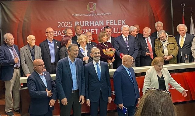 Burhan Felek basın hizmet ödülleri verildi