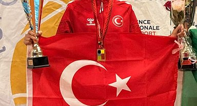 Bursa Büyükşehir Belediyesporlu Nazmiye Ak dünya üçüncüsü