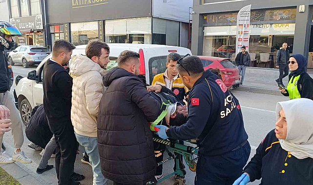 Bursa'da hafif ticari araç cipe çarptı: 1 yaralı