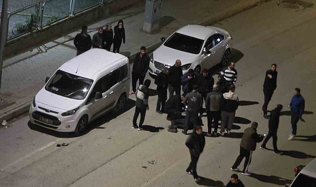 Bursa'da motosiklet sürücüsü 3 araca çarpıp yaralandı