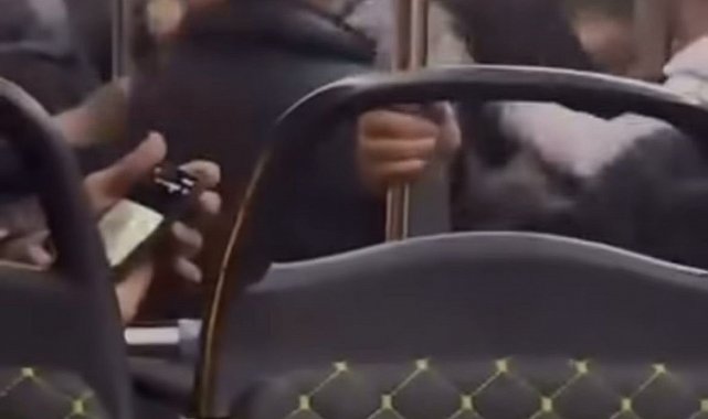 Bursa'da otobüste yumruk yumruğa kavga kamerada
