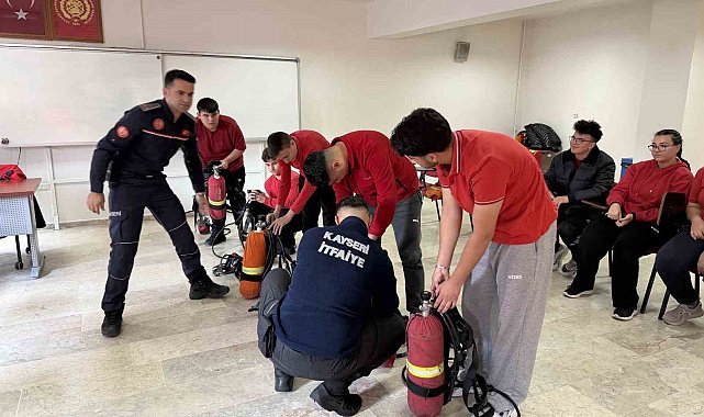 Büyükşehir itfaiyesinden stajyer lise öğrencilerine eğitim desteği