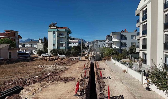 Büyükşehir'den Döşemealtı'na 124 kilometre yeni kanalizasyon hattı