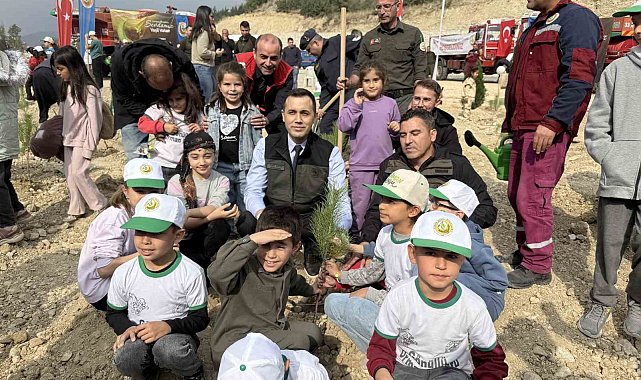 Çamlıyayla'da geleceğe nefes olacak fidanlar toprakla buluştu
