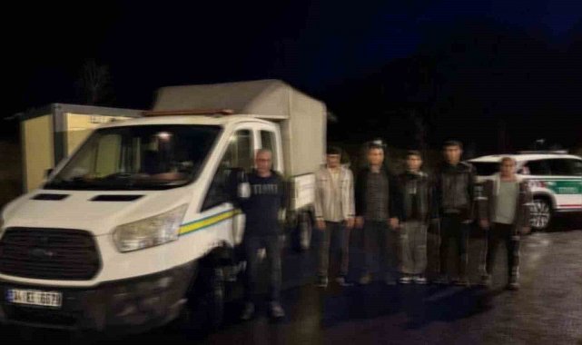Çanakkale'de göçmen kaçakçılığı operasyonu: 6 organizatör ve 56 kaçak göçmen yakalandı