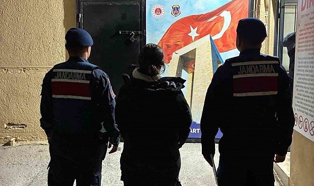 Çanakkale'de jandarma denetimleri: 8 tutuklama