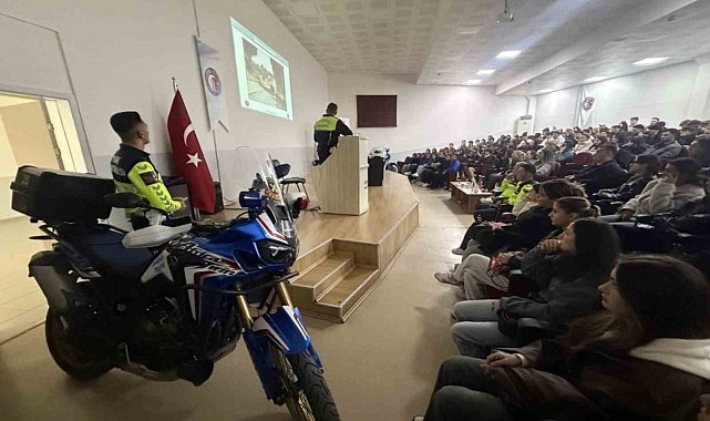 Çanakkale'de motorsiklet sürücülerine eğitim