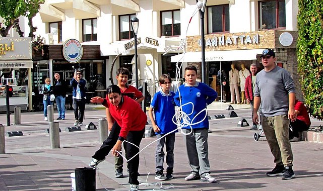 Çeşme'de Kültür Yolu Festivali coşkusu devam ediyor
