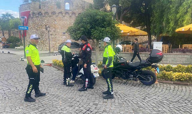 Çeşme'de motosiklet denetimlerinde sürücülere 545 bin lira ceza
