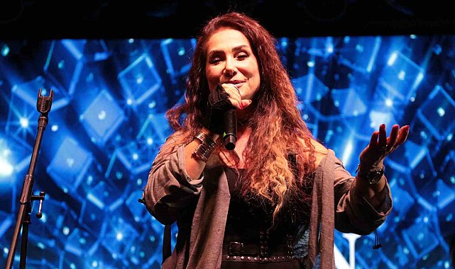 Cizre'de Rojin konser verdi