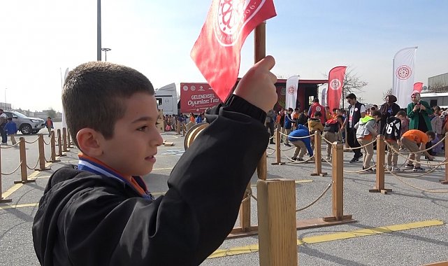 Çocuklar pili bitmeyen oyunlarla eğlendi