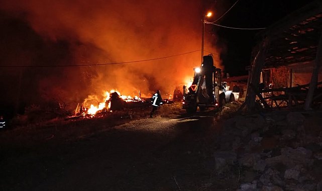 Çorum'da alevlere teslim olan ev, samanlık ve balyalar küle döndü