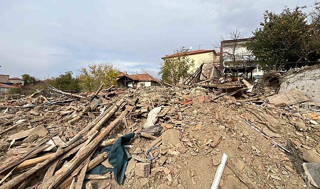 Çorum'da metruk bina çöktü