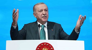 Cumhurbaşkanı Erdoğan, "İslam alemi Sudan'da akan kanı durdurmalı. Sudan'ın toprak bütünlüğünü korumalıyız. Sudan'ın yanında olmalıyız" dedi.