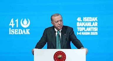 Cumhurbaşkanı Erdoğan, "Teşkilatımızın Kıbrıs Türk halkıyla danışmasını çok önemli görüyorum. Kıbrıs Türk halkını asla yanlız bırakmayacağız. Haklı davalarında yanlarında olacağız" dedi.