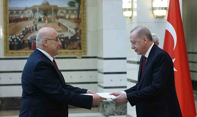 Cumhurbaşkanı Erdoğan'a 5 ülkenin büyükelçisinden güven mektubu