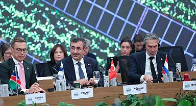 Cumhurbaşkanı Yardımcısı Yılmaz: "Yenilenebilir enerjinin kurulu güç içindeki payını yüzde 60'a çıkardık"