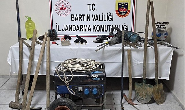 Define avcılarına suçüstü: 2 gözaltı