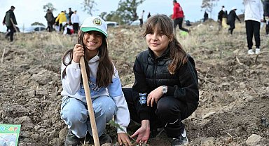 Demirci'de 2 bin fidan toprakla buluştu