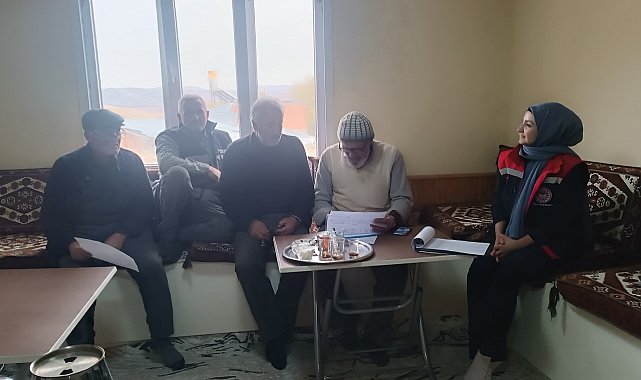 Demirözü'nde yetiştiricilere 'Buzağı Kayıplarının Önlenmesi' eğitimi verildi
