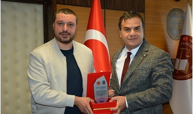 Denetimli serbestlik hizmetlerine destek veren muhtarlara plaket
