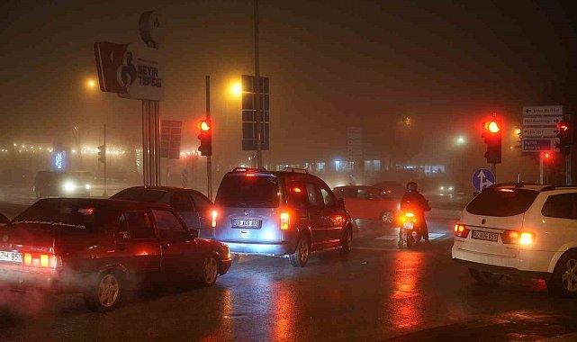 Denizli'de yoğun sis yaşamı zorlaştırdı