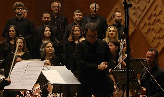 Devlet Çoksesli Korosu 90'ıncı yaşını kutlayan Arvo Part'in İstanbul'a özel bestelediği eseri sanatseverlerle buluşturdu