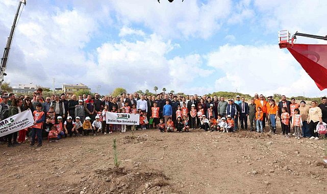 Didim'de fidanlar toprakla buluşturuldu