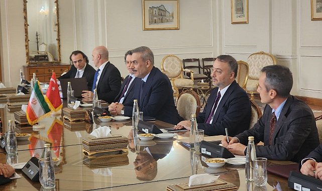 Dışişleri Bakanı Fidan, İranlı mevkidaşı Arakçi ile bir araya geldi