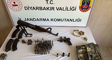 Diyarbakır'da jandarma operasyonlarında çok sayıda silah ve mühimmat ele geçirildi