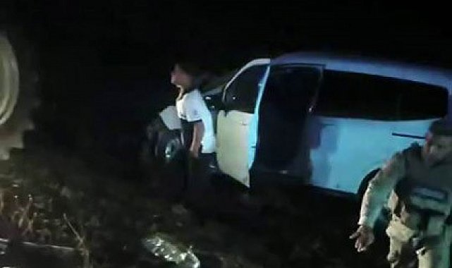 Diyarbakır'da traktör ile hafif ticari araç çarpıştı: 2 yaralı