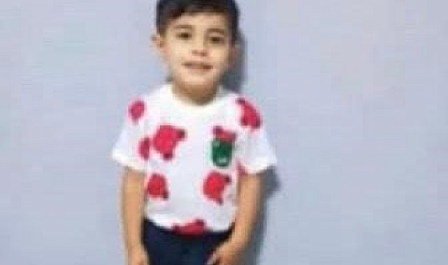 Diyarbakır'daki kazada hayatını kaybeden sürücü, annesi ve iki çocuğu defnedildi